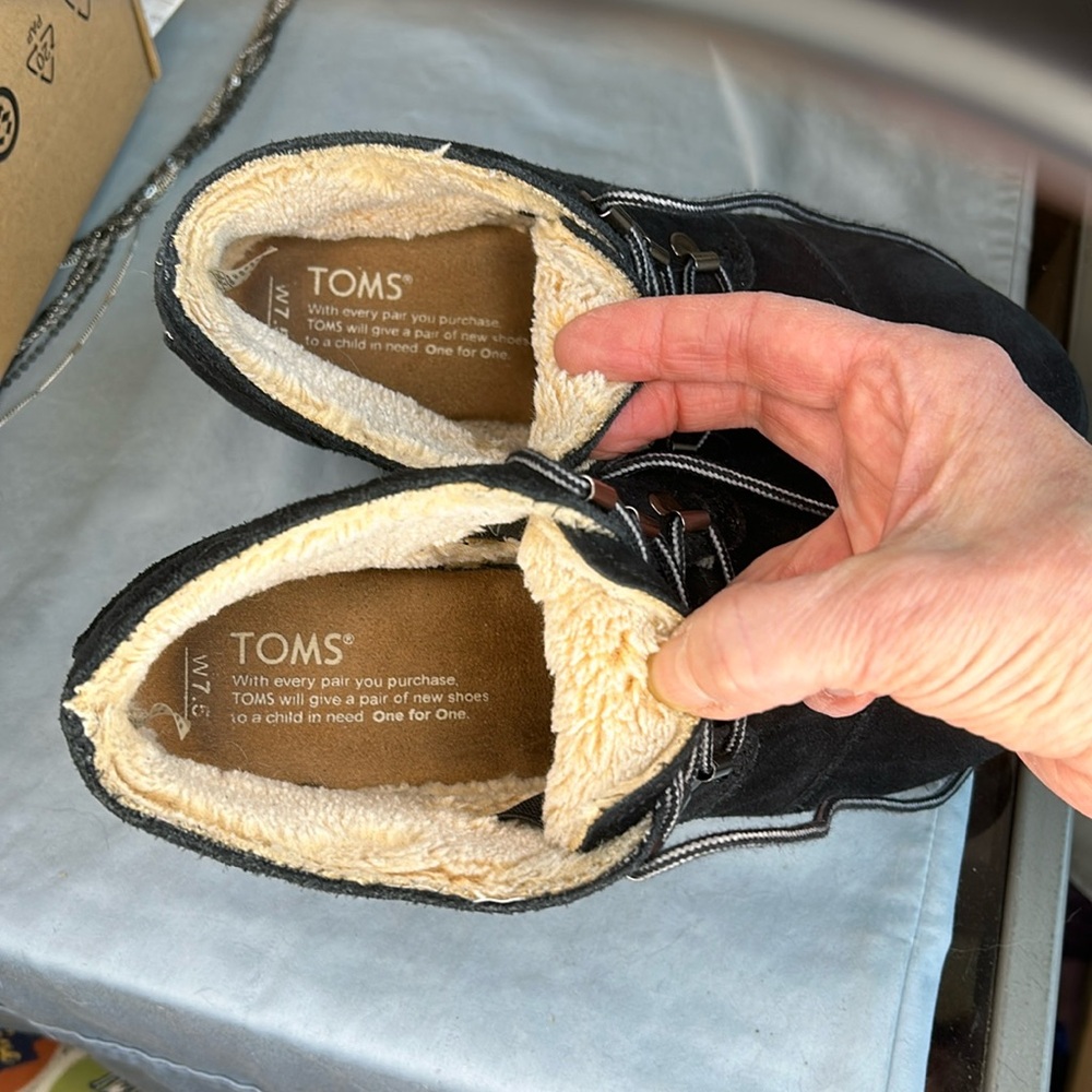 Toms 7.5 Suede Wedge Bootie - Picture 7 of 8